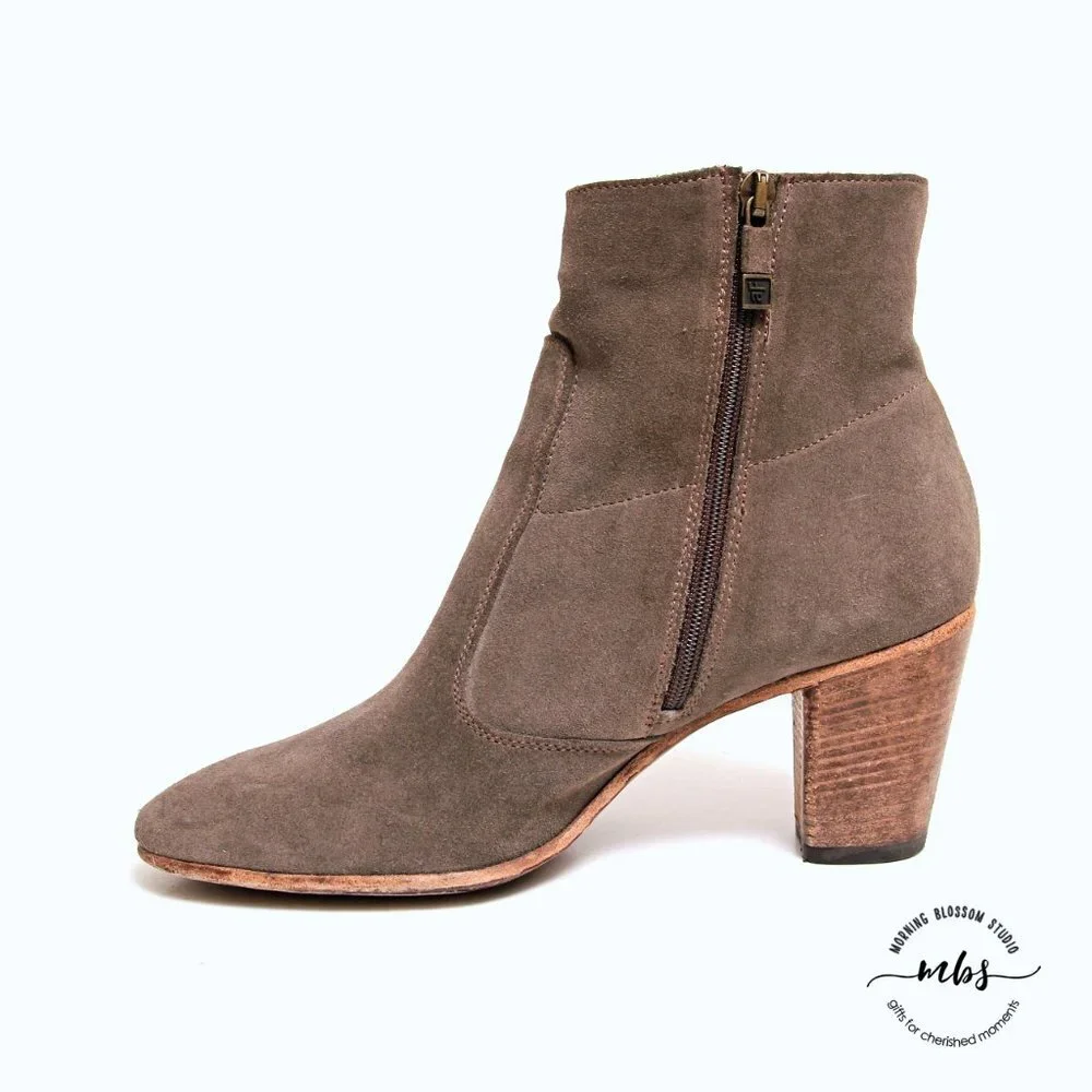 Alberto‎ Fermani Suede Side Zip Heeled Ankle Boots in Tan Women Size 7